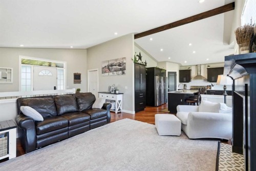 14 Lloyd Crescent Ne, Langdon, AB - Indoor Photo Showing Living Room