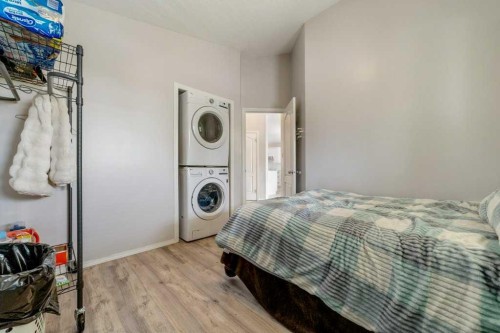 215 Grand River Boulevard West, Lethbridge, AB - Indoor Photo Showing Laundry Room