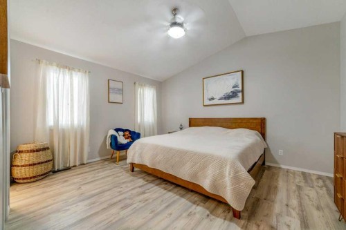 215 Grand River Boulevard West, Lethbridge, AB - Indoor Photo Showing Bedroom