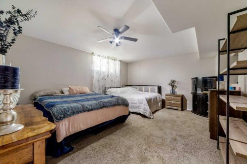 215 Grand River Boulevard West, Lethbridge, AB - Indoor Photo Showing Bedroom