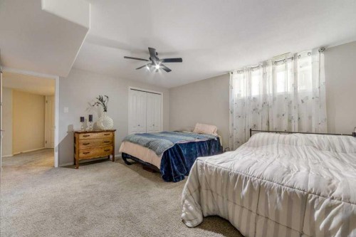 215 Grand River Boulevard West, Lethbridge, AB - Indoor Photo Showing Bedroom