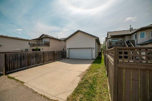 215 Grand River Boulevard West, Lethbridge, AB - Outdoor