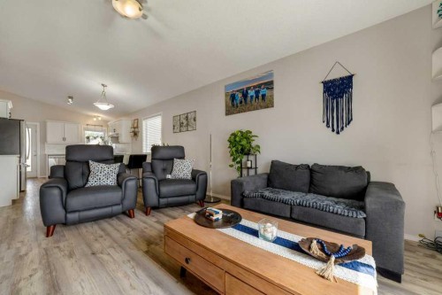 215 Grand River Boulevard West, Lethbridge, AB - Indoor Photo Showing Living Room