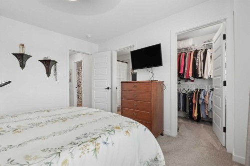 1402-210 Firelight Way West, Lethbridge, AB - Indoor Photo Showing Bedroom
