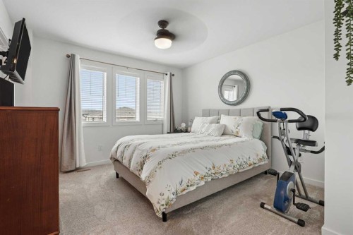 1402-210 Firelight Way West, Lethbridge, AB - Indoor Photo Showing Bedroom