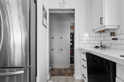 25021 Rge Rd 254, Cardston, AB - Indoor Photo Showing Kitchen