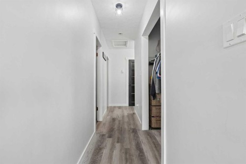 25021 Rge Rd 254, Cardston, AB - Indoor Photo Showing Other Room