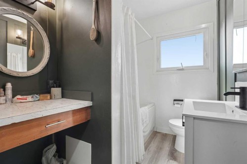 25021 Rge Rd 254, Cardston, AB - Indoor Photo Showing Bathroom