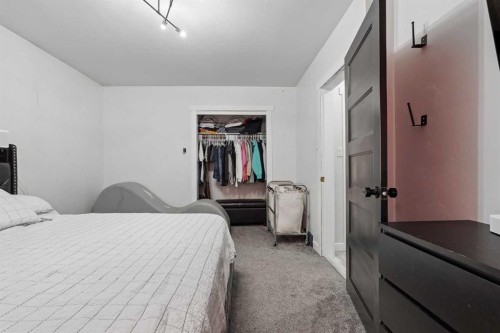 25021 Rge Rd 254, Cardston, AB - Indoor Photo Showing Bedroom