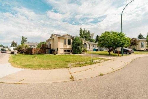 194 Mt Blakiston Road WEST Lethbridge, AB T1K 6M5