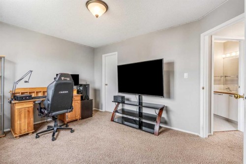 194 Mt Blakiston Road West, Lethbridge, AB - Indoor