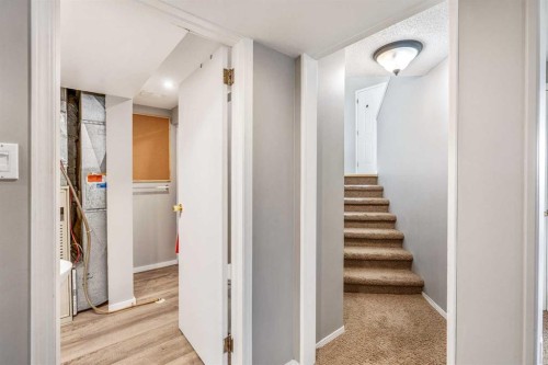 194 Mt Blakiston Road West, Lethbridge, AB - Indoor Photo Showing Other Room