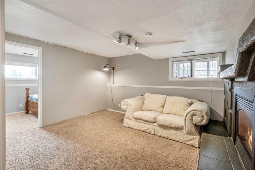 194 Mt Blakiston Road West, Lethbridge, AB - Indoor