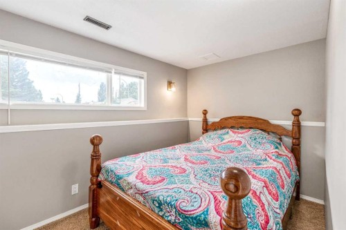 194 Mt Blakiston Road West, Lethbridge, AB - Indoor Photo Showing Bedroom