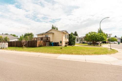 194 Mt Blakiston Road West, Lethbridge, AB - Outdoor