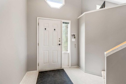 194 Mt Blakiston Road West, Lethbridge, AB - Indoor Photo Showing Other Room