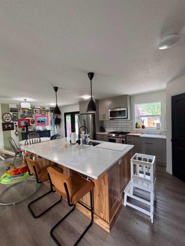 425 Normandy Road South, Lethbridge, AB 