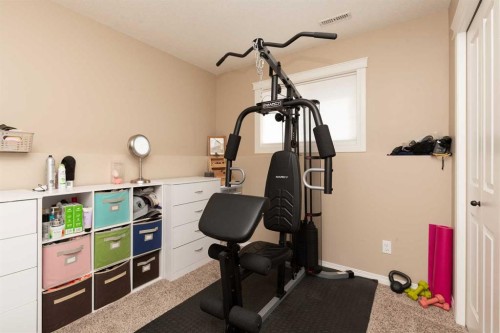 2-20 Cougar Cove North, Lethbridge, AB - Indoor