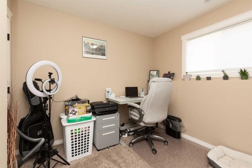 2-20 Cougar Cove North, Lethbridge, AB - Indoor Photo Showing Office
