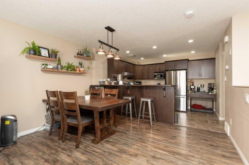 2-20 Cougar Cove North, Lethbridge, AB - Indoor Photo Showing Dining Room