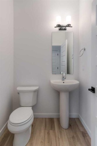 633 Blackwolf Boulevard North, Lethbridge, AB - Indoor Photo Showing Bathroom