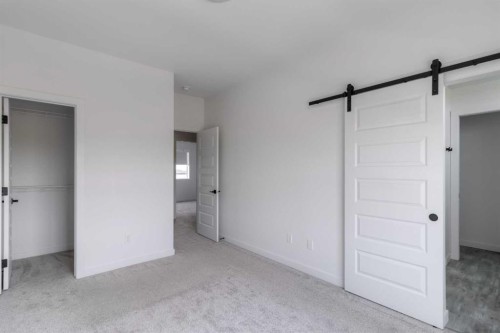 633 Blackwolf Boulevard North, Lethbridge, AB - Indoor Photo Showing Other Room