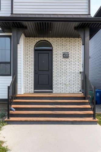 633 Blackwolf Boulevard North, Lethbridge, AB - Outdoor With Exterior