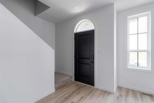 633 Blackwolf Boulevard North, Lethbridge, AB - Indoor Photo Showing Other Room