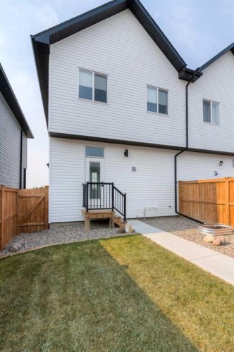 633 Blackwolf Boulevard North, Lethbridge, AB - Outdoor With Exterior