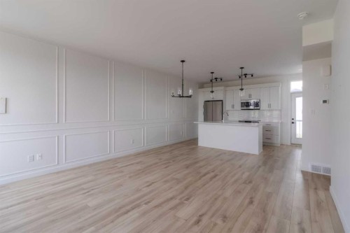 633 Blackwolf Boulevard North, Lethbridge, AB - Indoor Photo Showing Kitchen