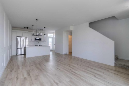 633 Blackwolf Boulevard North, Lethbridge, AB - Indoor Photo Showing Kitchen