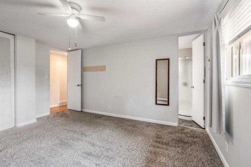 42 Honeysuckle Road North, Lethbridge, AB - Indoor Photo Showing Other Room