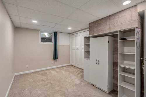 42 Honeysuckle Road North, Lethbridge, AB - Indoor