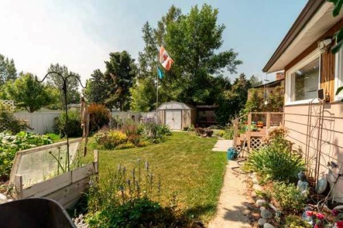 42 Honeysuckle Road North, Lethbridge, AB - Outdoor
