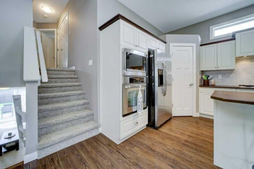 82 Keystone Terrace West, Lethbridge, AB - Indoor Photo Showing Kitchen