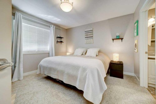 82 Keystone Terrace West, Lethbridge, AB - Indoor Photo Showing Bedroom