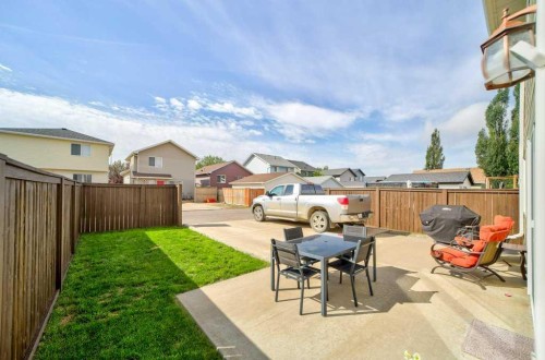 82 Keystone Terrace West, Lethbridge, AB - Outdoor With Deck Patio Veranda