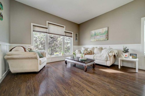 82 Keystone Terrace West, Lethbridge, AB - Indoor Photo Showing Living Room