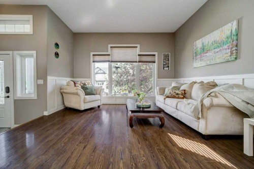 82 Keystone Terrace West, Lethbridge, AB - Indoor Photo Showing Living Room