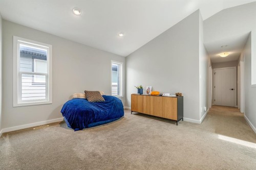 489 Devonia Way West, Lethbridge, AB - Indoor Photo Showing Bedroom