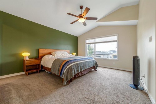489 Devonia Way West, Lethbridge, AB - Indoor Photo Showing Bedroom