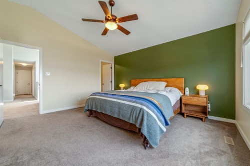 489 Devonia Way West, Lethbridge, AB - Indoor Photo Showing Bedroom