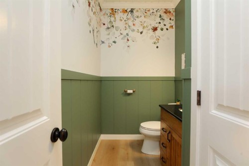 2135 33 Avenue, Coaldale, AB - Indoor Photo Showing Bathroom