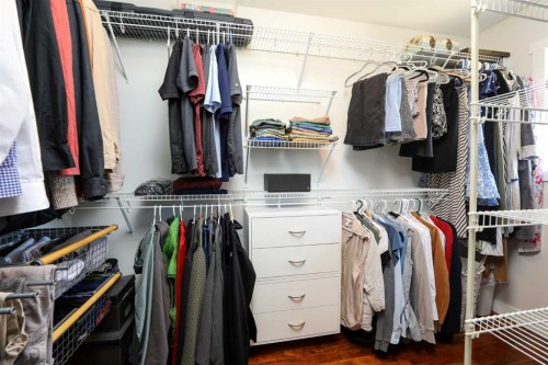 2135 33 Avenue, Coaldale, AB - Indoor With Storage