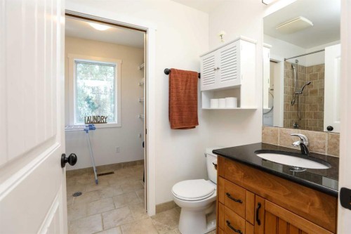 2135 33 Avenue, Coaldale, AB - Indoor Photo Showing Bathroom