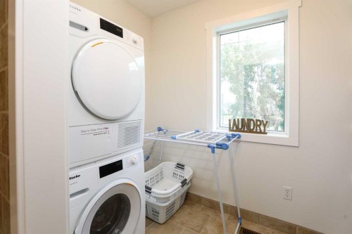 2135 33 Avenue, Coaldale, AB - Indoor Photo Showing Laundry Room
