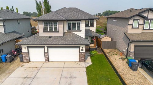 107 Westgate Drive  Coaldale, AB T1M 0E1