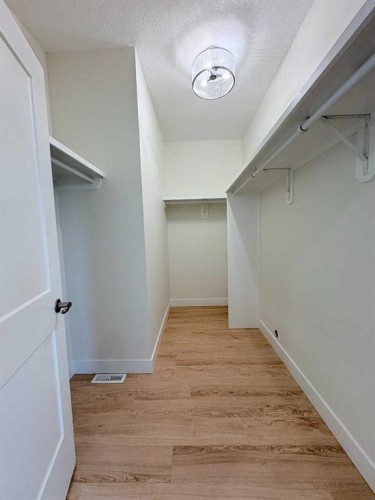 919 Fairway Boulevard, Cardston, AB - Indoor Photo Showing Other Room