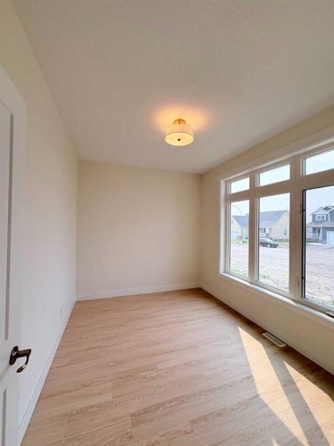 919 Fairway Boulevard, Cardston, AB - Indoor Photo Showing Other Room