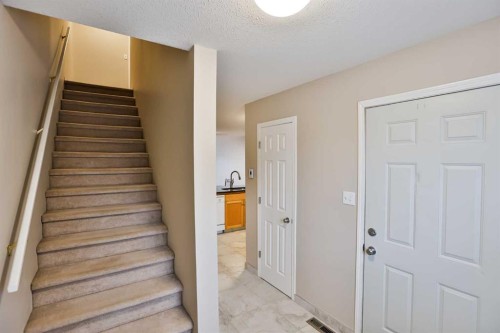16-720 Heritage Boulevard West, Lethbridge, AB - Indoor Photo Showing Other Room